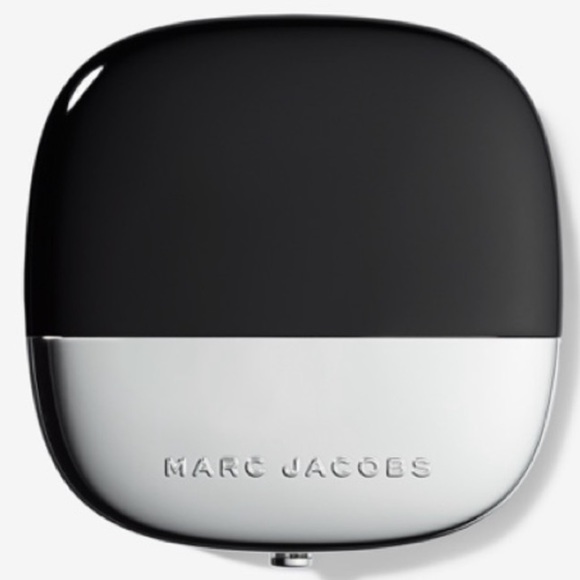 Marc Jacobs Accomplice Powder with Brush - Picture 10 of 16